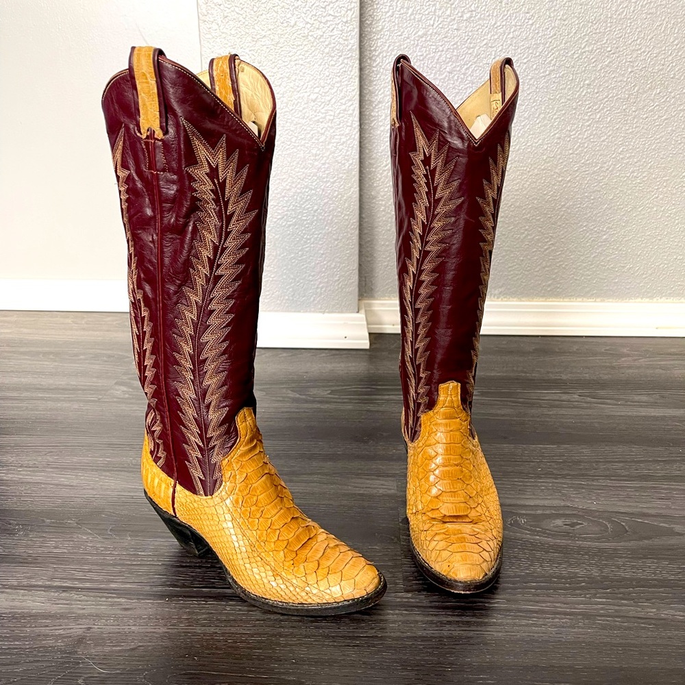 Larry Mahan vintage tall cowboy boots size 6